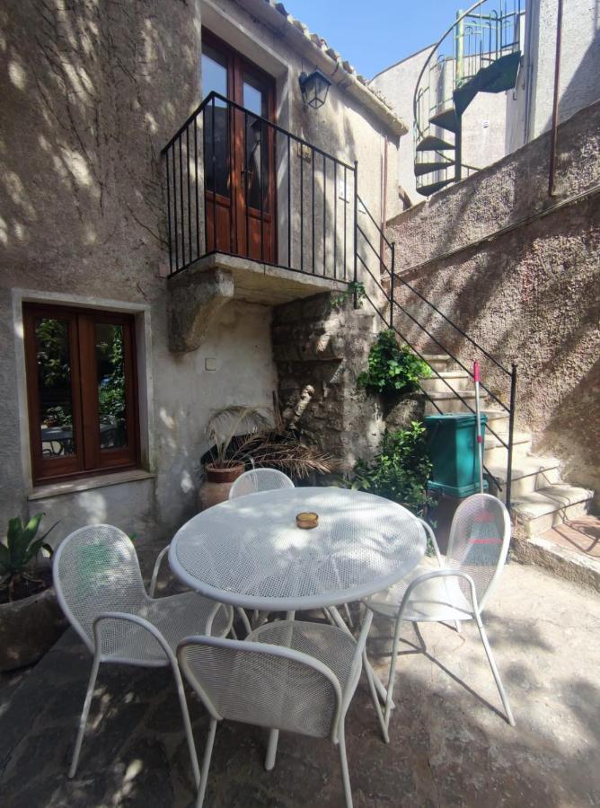 Cortile Via Sales 11 Apartment Erice Luaran gambar