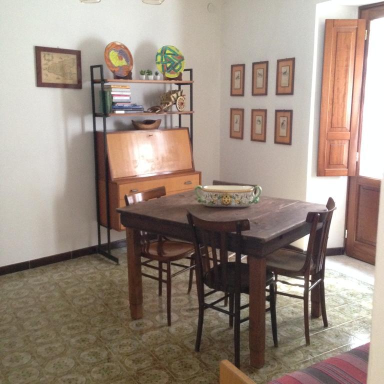 Cortile Via Sales 11 Apartment Erice Bilik gambar